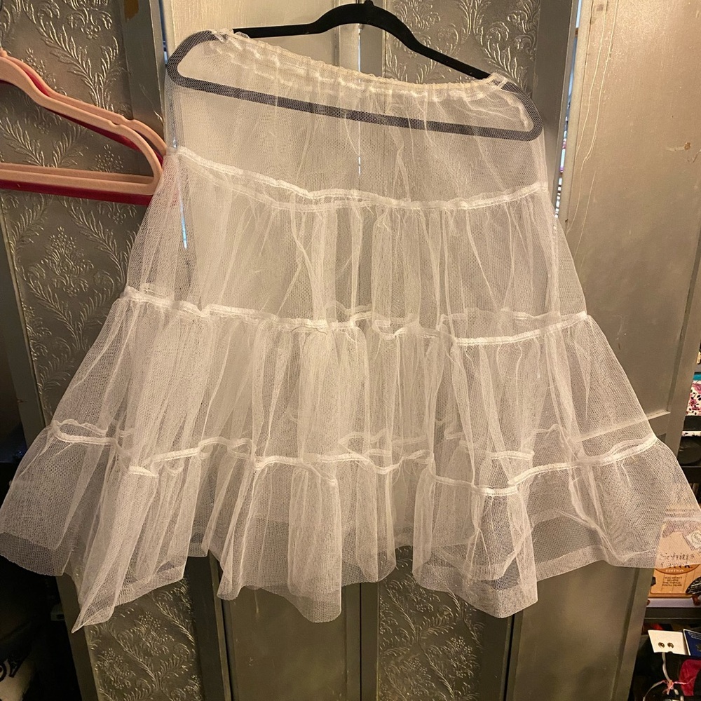 Elegant White Tiered crinoline Skirt